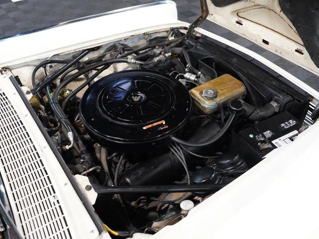 Photo of 1962 White Lincoln Continental