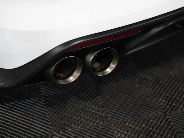 Photo of 2019 WHITE Ford Shelby GT350R