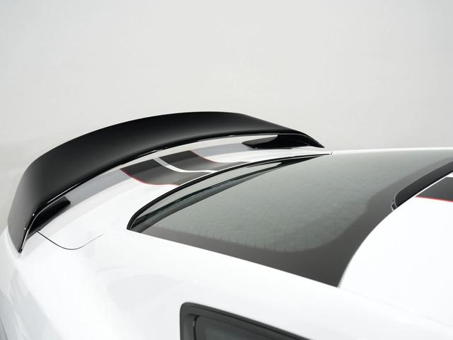 Photo of 2019 WHITE Ford Shelby GT350R