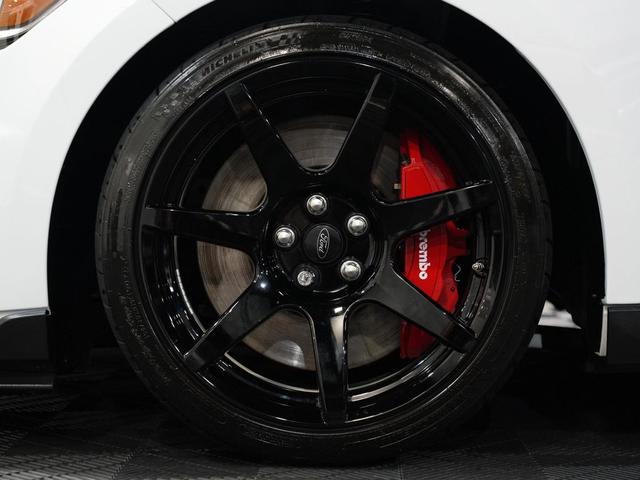 Photo of 2019 WHITE Ford Shelby GT350R