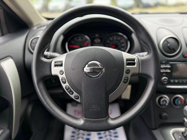Photo of 2014 Gray Nissan Rogue Select
