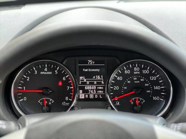 Photo of 2013 Pearl White Nissan Rogue