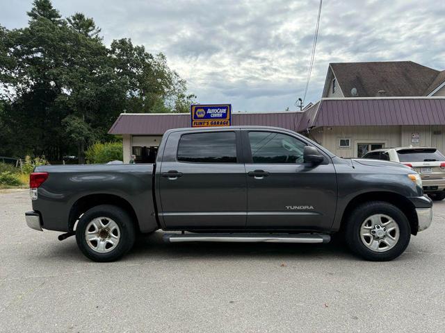 Photo of 2011 Magnetic Gray Metallic Toyota Tundra