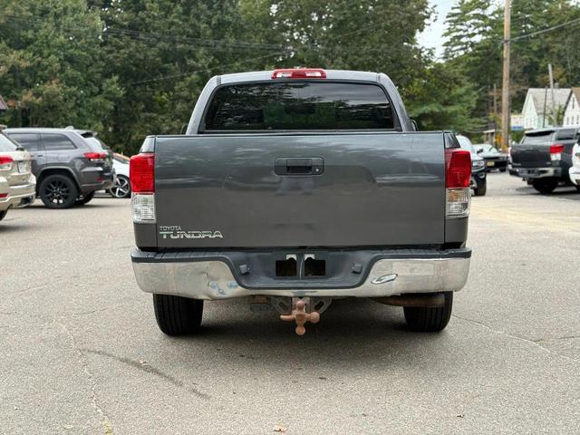 Photo of 2011 Magnetic Gray Metallic Toyota Tundra