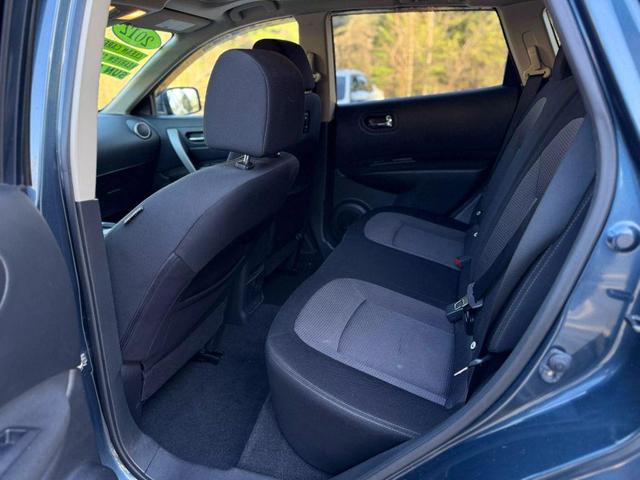 Photo of 2012 Graphite Blue Metallic Nissan Rogue