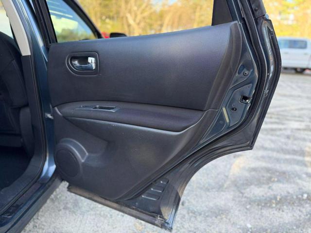 Photo of 2012 Graphite Blue Metallic Nissan Rogue