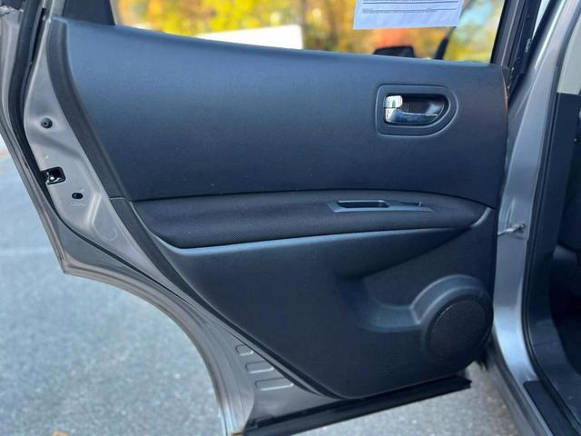 Photo of 2013 Gray Nissan Rogue