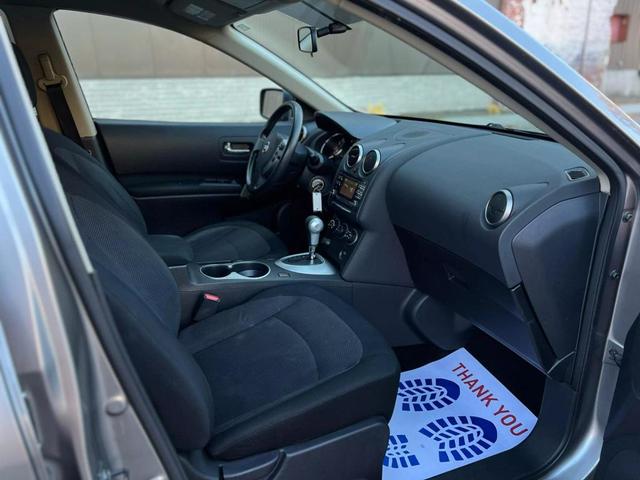 Photo of 2013 Gray Nissan Rogue