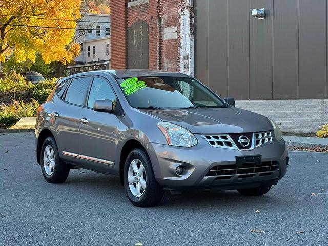 Photo of 2013 Gray Nissan Rogue