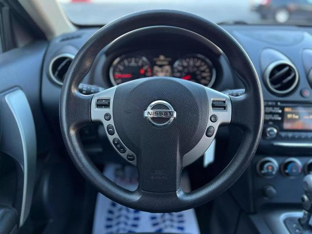 Photo of 2013 Gray Nissan Rogue