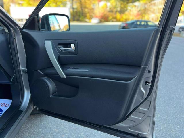 Photo of 2013 Gray Nissan Rogue
