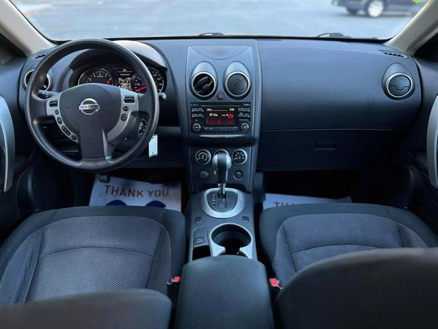 Photo of 2013 Gray Nissan Rogue