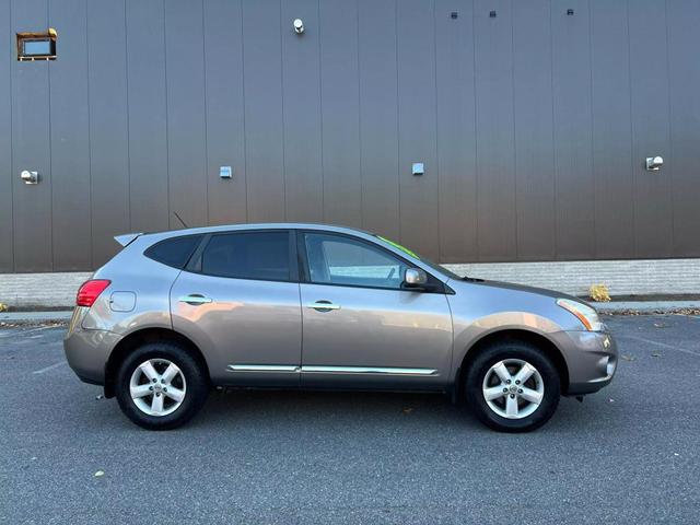 Photo of 2013 Gray Nissan Rogue