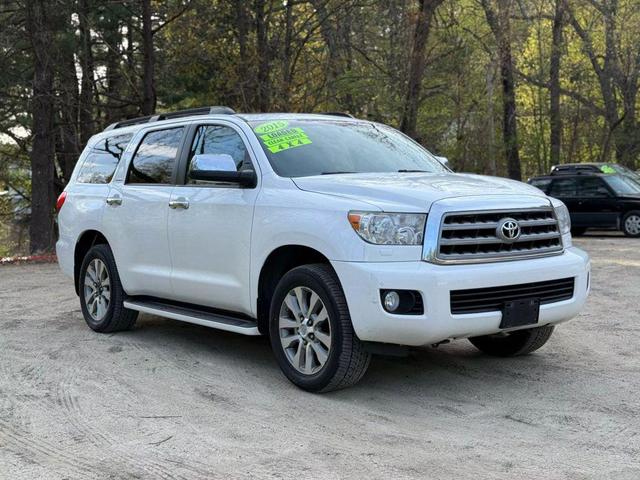 Photo of 2015 Super White Toyota Sequoia