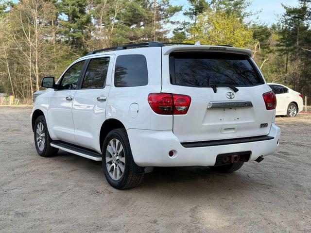 Photo of 2015 Super White Toyota Sequoia