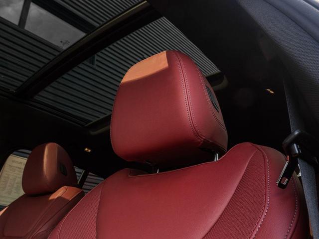Photo of 2022 Mineral White Metallic BMW X4