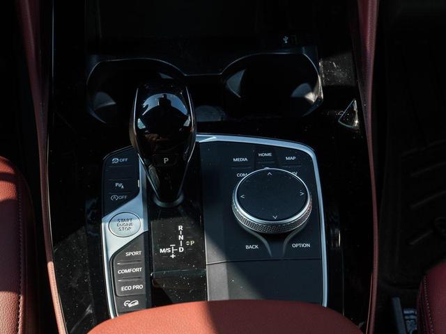 Photo of 2022 Mineral White Metallic BMW X4