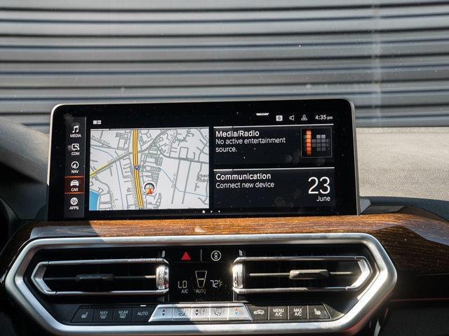 Photo of 2022 Mineral White Metallic BMW X4