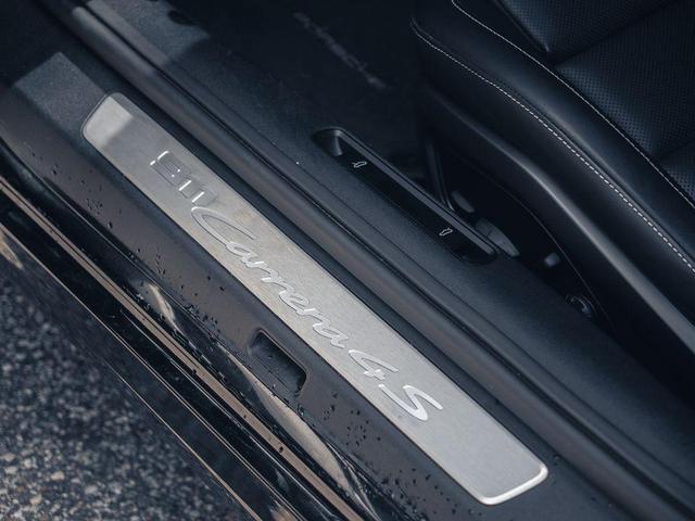 Photo of 2024 Black Porsche 911