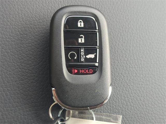 Photo of 2025 Sonic Gray Pearl Honda Pilot
