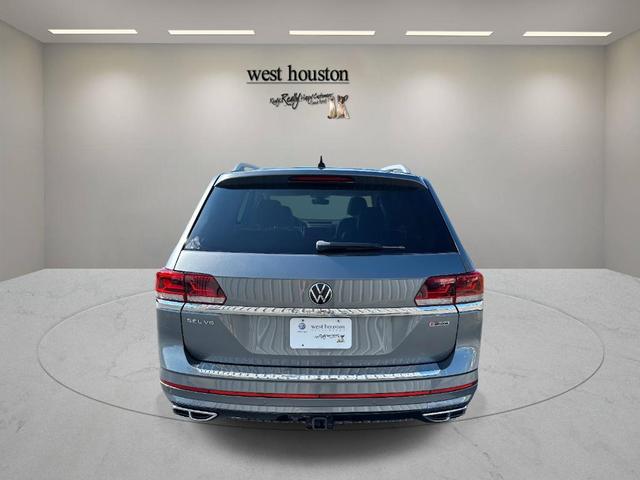 Photo of 2022 Platinum Gray Metallic Volkswagen Atlas