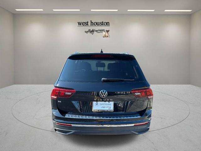 Photo of 2022 Deep Black Pearl Effect Volkswagen Tiguan