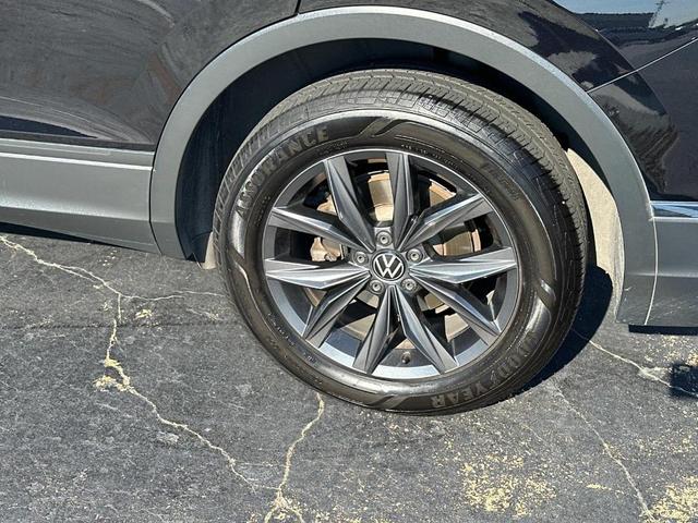 Photo of 2022 Deep Black Pearl Effect Volkswagen Tiguan