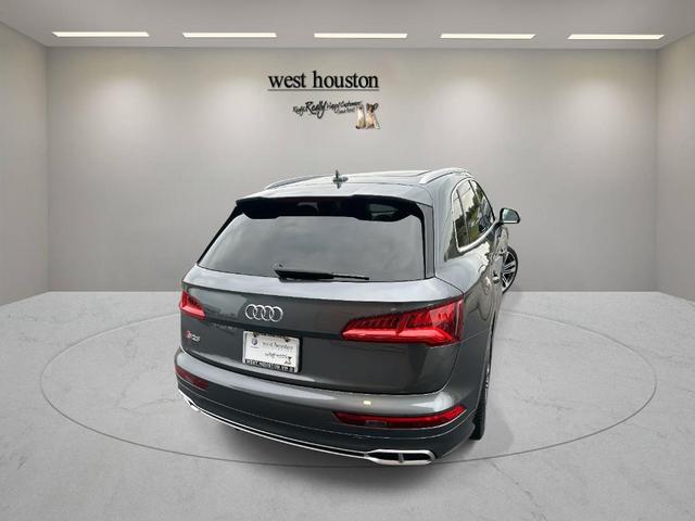 Photo of 2018 Daytona Gray Pearl Effect Audi SQ5
