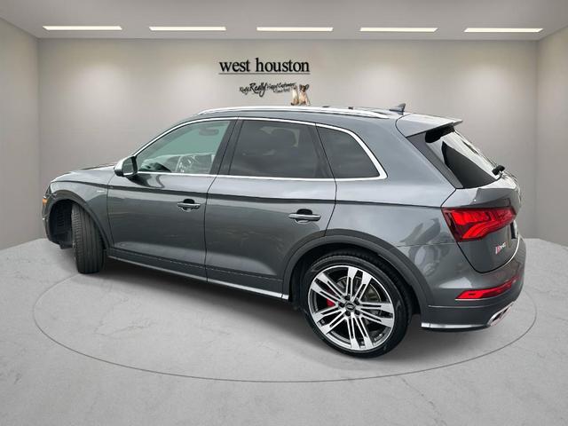 Photo of 2018 Daytona Gray Pearl Effect Audi SQ5