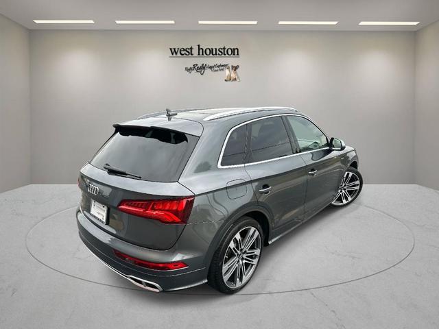 Photo of 2018 Daytona Gray Pearl Effect Audi SQ5
