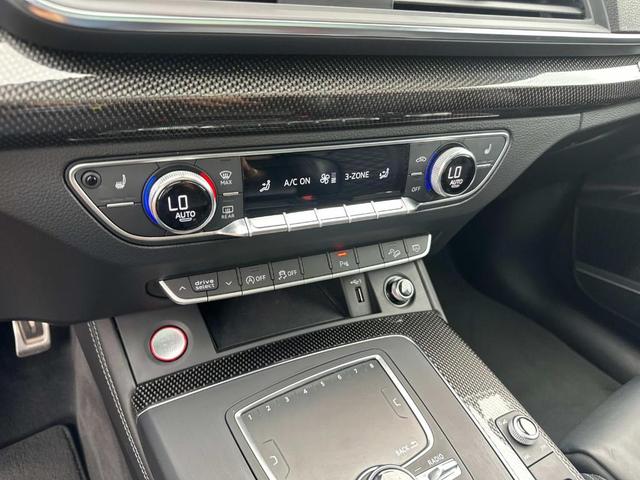 Photo of 2018 Daytona Gray Pearl Effect Audi SQ5