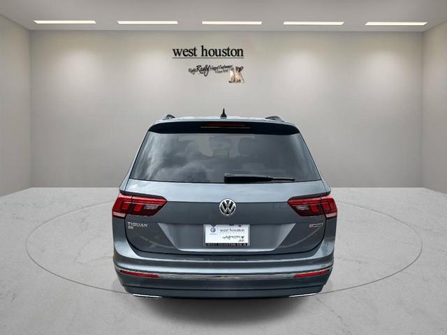 Photo of 2020 Platinum Gray Metallic Volkswagen Tiguan