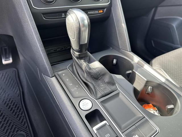 Photo of 2021 Deep Black Pearl Effect Volkswagen Atlas