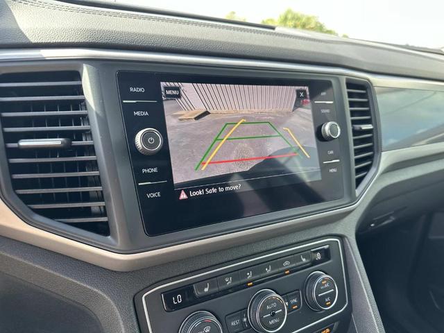 Photo of 2021 Deep Black Pearl Effect Volkswagen Atlas