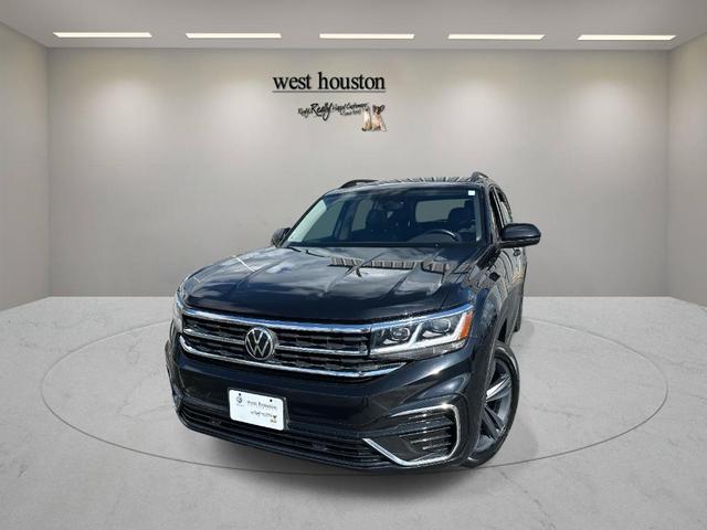 Photo of 2021 Deep Black Pearl Effect Volkswagen Atlas