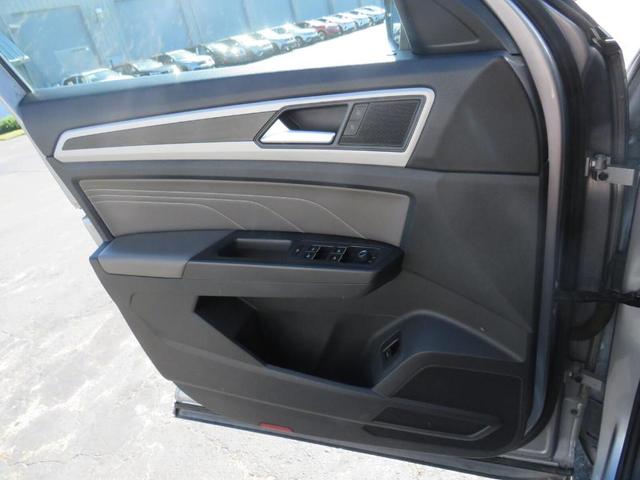 Photo of 2022 Pyrite Silver Metallic Volkswagen Atlas