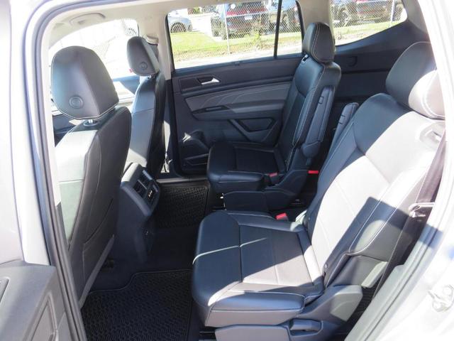 Photo of 2022 Pyrite Silver Metallic Volkswagen Atlas