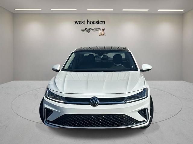 Photo of 2025 Opal White Pearl Effect Volkswagen Jetta