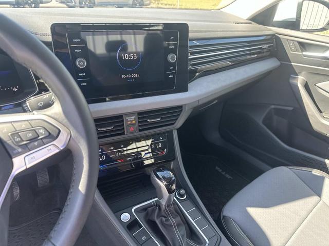 Photo of 2025 Opal White Pearl Effect Volkswagen Jetta