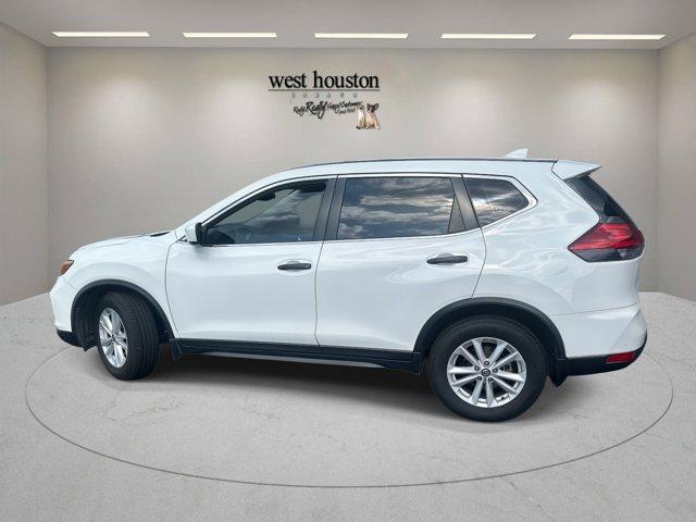 Photo of 2017 Glacier White Nissan Rogue