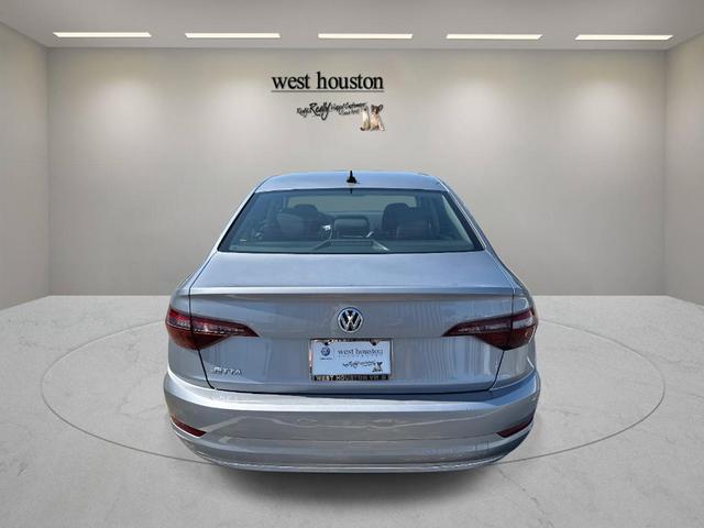 Photo of 2021 Pyrite Silver Metallic Volkswagen Jetta