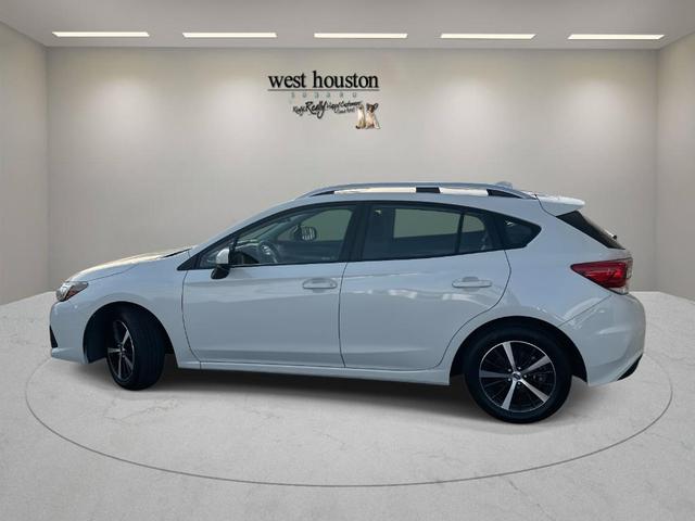 Photo of 2022 Crystal White Pearl Subaru Impreza