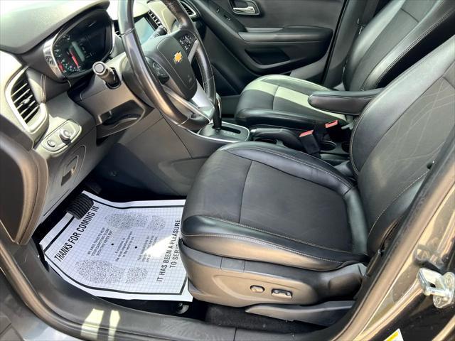 Photo of 2017 Gray Chevrolet Trax