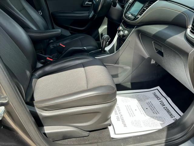 Photo of 2017 Gray Chevrolet Trax