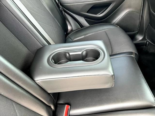 Photo of 2017 Gray Chevrolet Trax