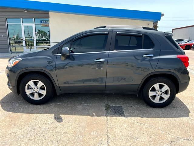 Photo of 2017 Gray Chevrolet Trax