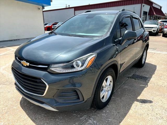 Photo of 2017 Gray Chevrolet Trax
