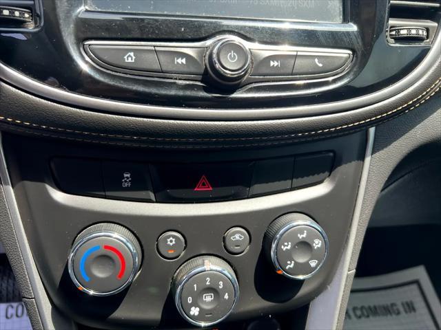 Photo of 2017 Gray Chevrolet Trax