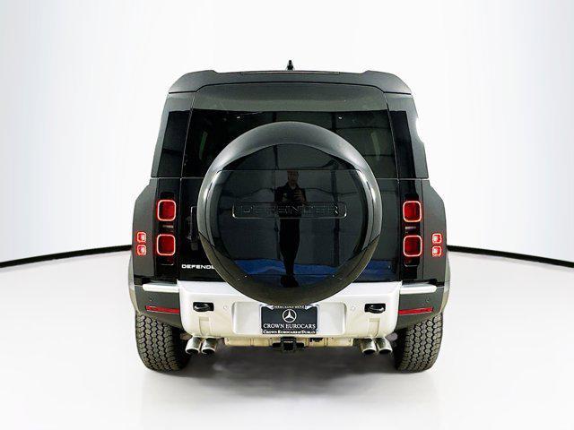 Photo of 2024 Santorini Black Metallic Land Rover Defender
