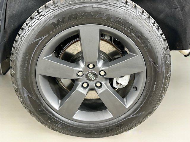 Photo of 2024 Santorini Black Metallic Land Rover Defender
